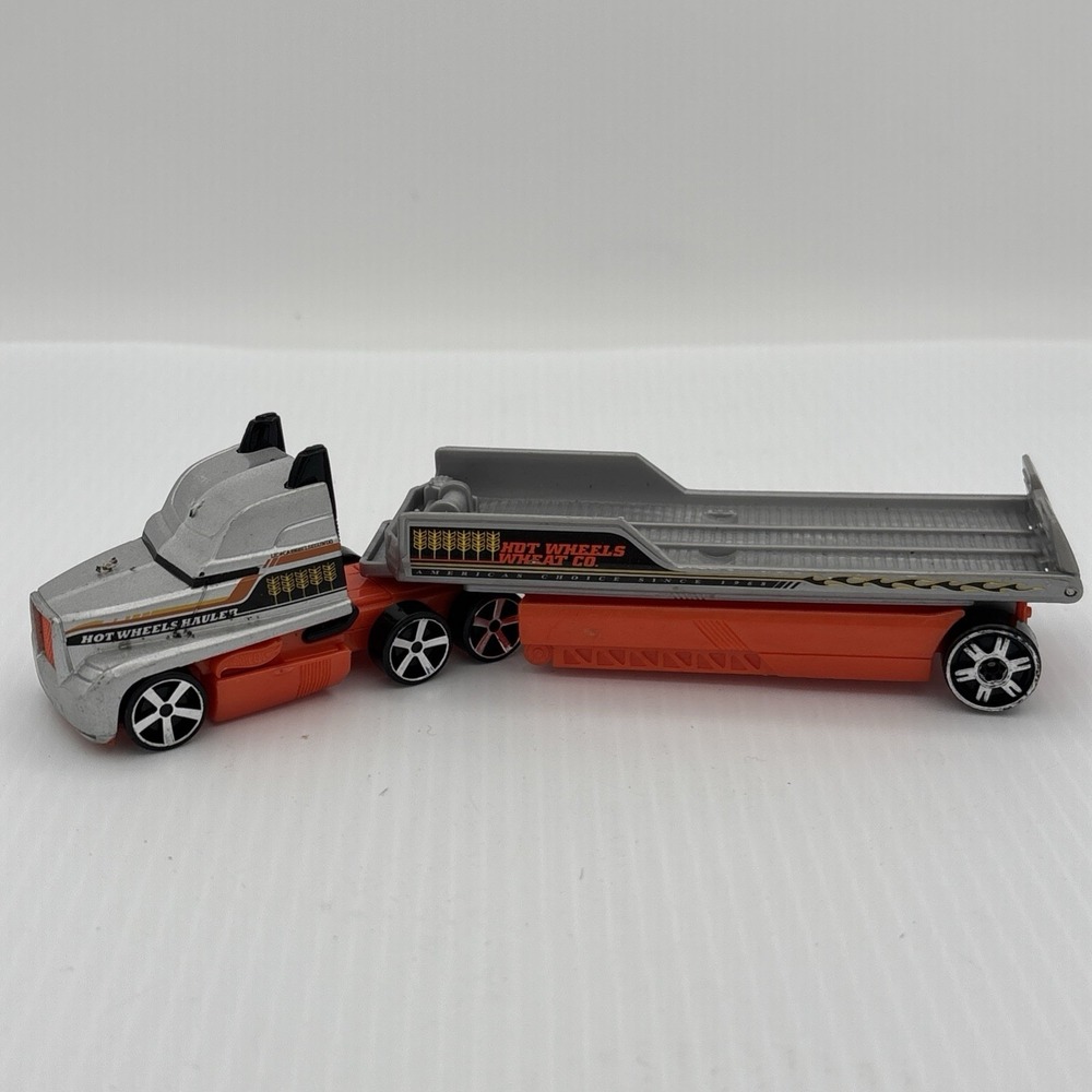 2002 Hot Wheels Mattel Semi Truck & Slider Tilt Bed Trailer Gray Orange Wheat Co